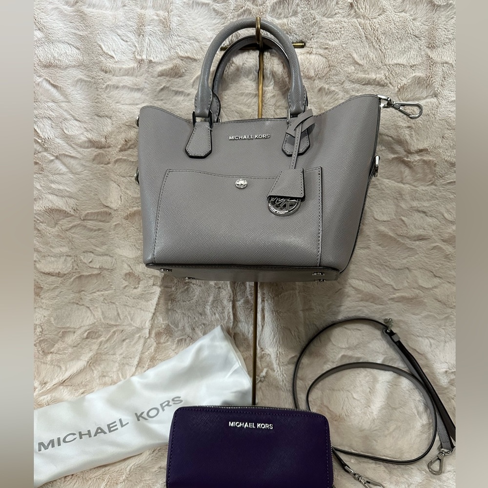 Michael Kors purse and matching wallet